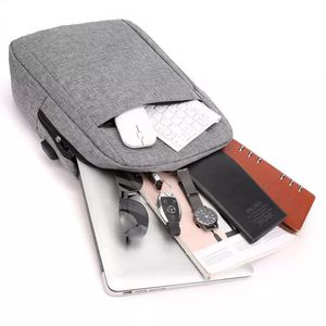 Mochila antirobo para laptop 15.6", con puerto USB, impermeable, plomo