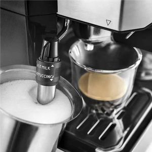 Cafetera De'Longhi Combi 1750w, capacidad 10 tazas, estructura de acero inoxidable, negro