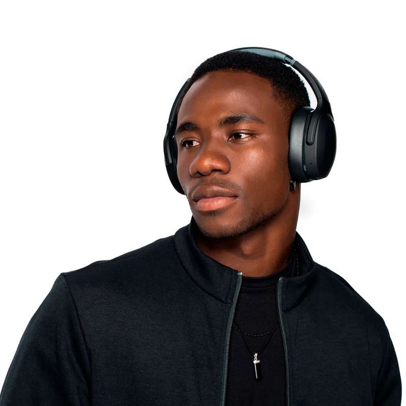 Skullcandy Crusher Evo bluetooth on ear 40h negro, en uso