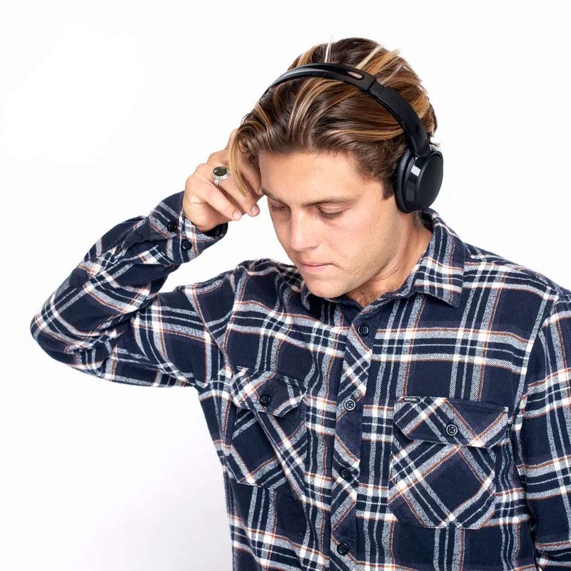 Skullcandy Riff 2 bluetooth on ear 34h negro, en uso