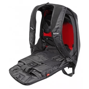 Mochila para motociclista Ogio NO DRAG MACH 5, correas ergonómicas, negro
