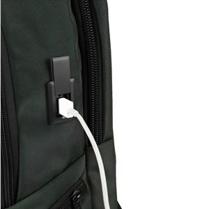 Mochila Oceano Tower 15" con bolsillos internos, puerto USB, verde militar