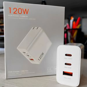 Cargador 3 puertos, 120W, carga súper rápida, puerto USB-C y puerto USB-A, blanco