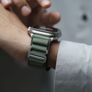 Correa Alpine Loop OEM, para Apple Watch de 42/44/45/49mm, verde
