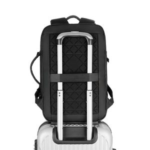 Mochila impermeable portalaptop, 15.6", puerto USB, 35 litros, negro