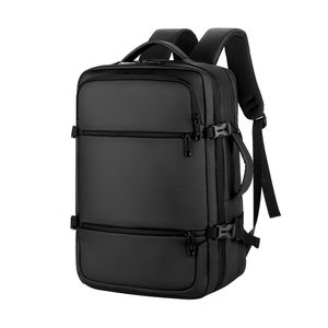 Mochila impermeable portalaptop, 15.6", puerto USB, 35 litros, negro