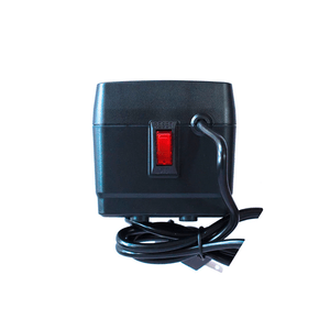 Estabilizador Smartbitt, SBAVR2202, 8 tomas, 2200 VA, 1100W, negro