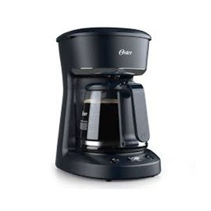 Cafetera Oster BVSTDCDR5B  730w, 4 tazas, jarra de vidrio, filtro permanente, negro