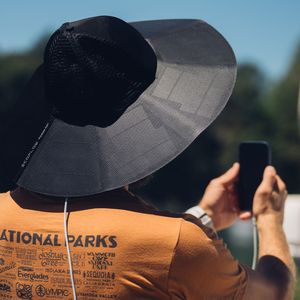 Sombrero solar Ecoflow 6V, talla M-L, resistente al agua y polvo IP65, protección UPF 50+ UV, carga solar, USB-A/C, ala ancha, negro