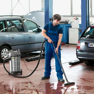 Aspirador en seco y húmedo NT 30/1, 1380 watts, capacidad de contenedor 30 L, plomo