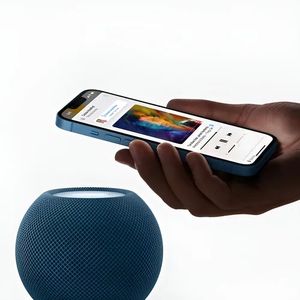 Parlante inteligente Apple HomePod mini sonido 360°, chip S5, control por voz Siri, azul