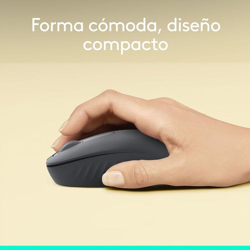 Mouse inalámbrico Logitech M196 en uso destacando su diseño compacto y ergonómico con texto forma cómoda compacto fondo crema