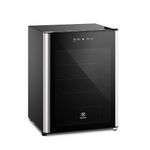 Cava de vino Electrolux, 24 botellas, control digital