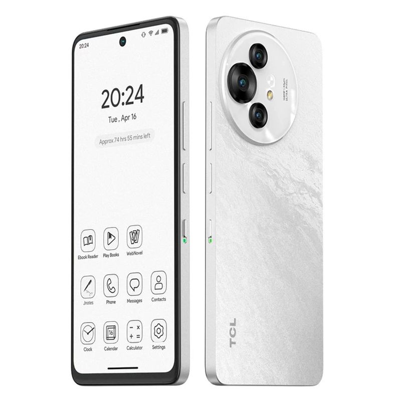 Celular TCL 50 Pro NXTPAPER 5G cámara 108MP white vista frontal en uso cotidiano