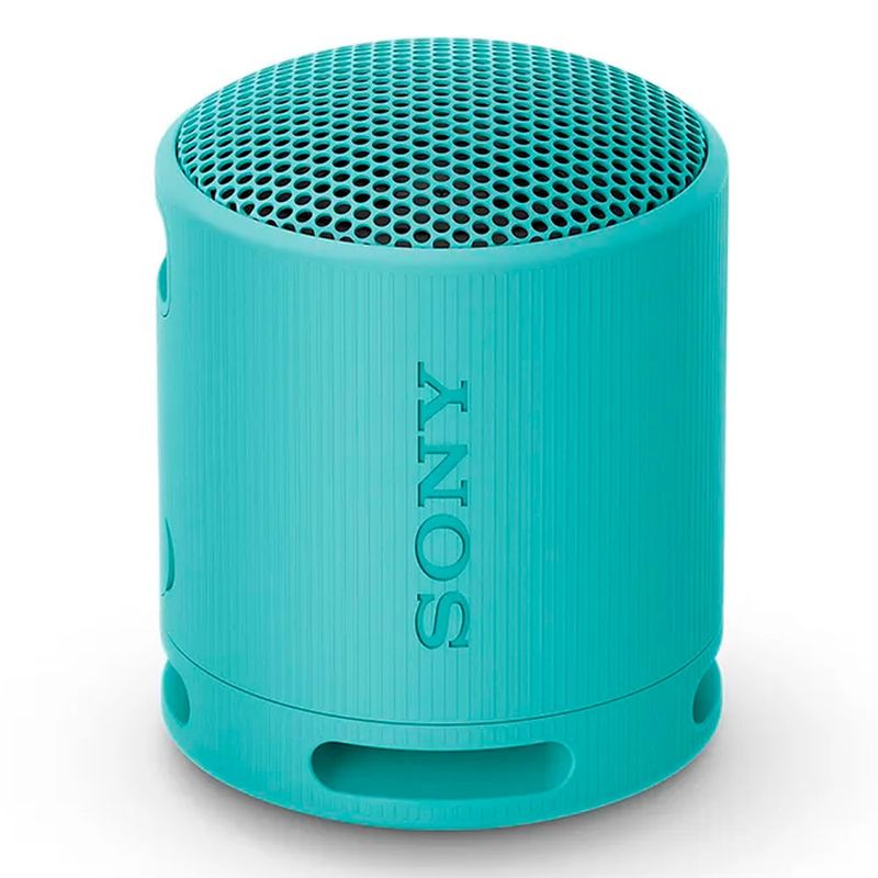 Parlante Sony SRS-XB100 sonido potente portátil resistente al agua vista frontal en uso exterior