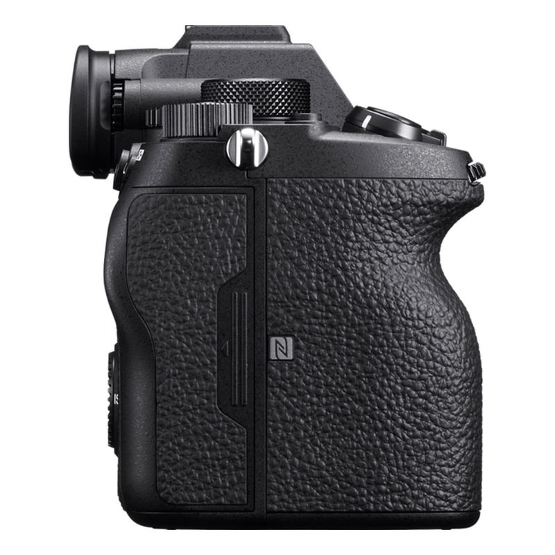 Cámara mirrorless Sony Alpha a7R IV 61MP full frame pantalla táctil vista frontal en estudio fotográfico