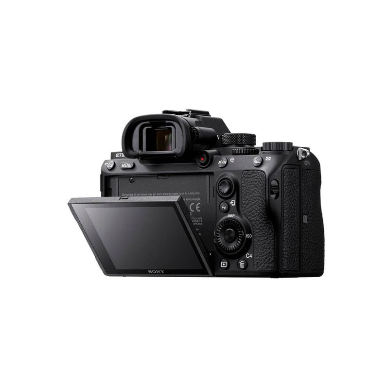 Cámara Sony Alpha a7 III mirrorless lente 28-70mm uso fotografía