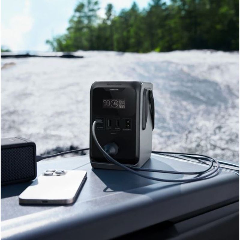 Estación de energía EcoFlow Trail 300 DC 288Wh 300W negro uso en viaje