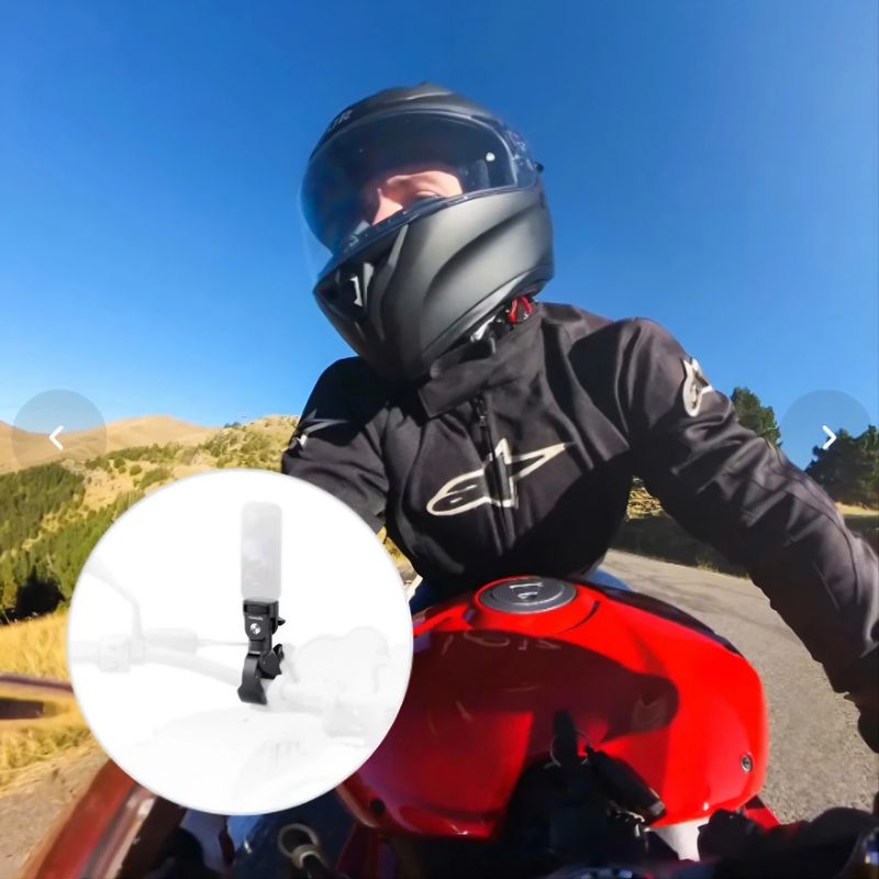 Abrazadera de alta resistencia Insta360 color negro en uso