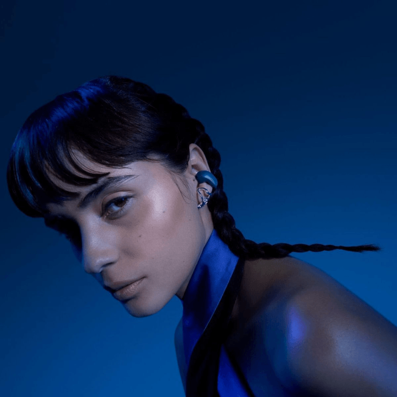 Audífonos Bose Ultra Open Earbuds azul para uso diario