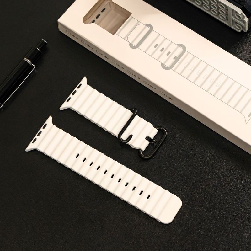 Correa Ocean Ultra OEM Apple Watch blanca hebilla negra  tamaño