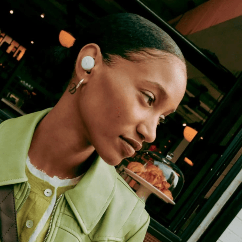 Audífonos Bose QuietComfort Earbuds White Smoke diseño In-Ear