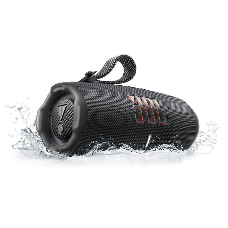 Parlante bluetooth JBL Charge 6 Auracast 40W negro vista en uso resistencia al agua IP68