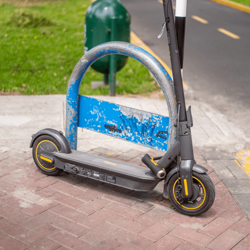 Candado en U OnGuard Pitbull STD 8003 negro y amarillo nivel de seguridad 80 sobre 100