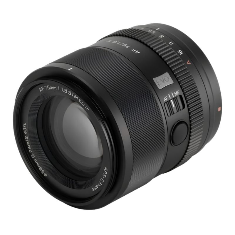 Lente Viltrox AF 75mm f/1.8 EVO E Sony APS-C frontal oblicuo