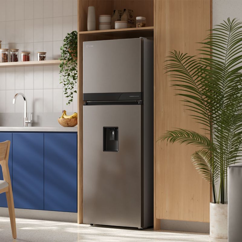 Refrigeradora Electrolux 315L No Frost dispensador dispensador contexto