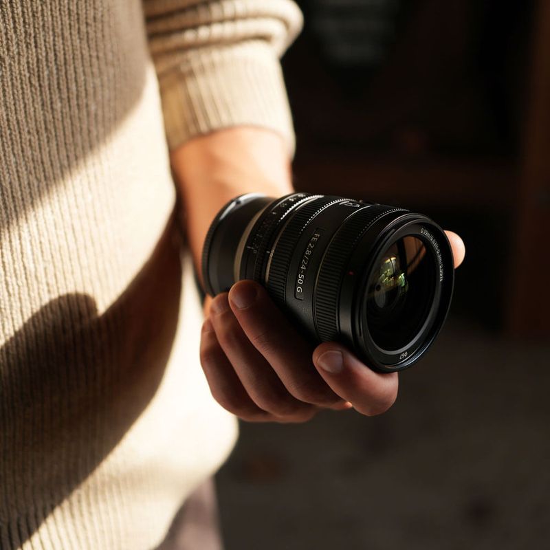 Lente zoom estándar Sony 24-50 mm F2.8 Full Frame ambiente