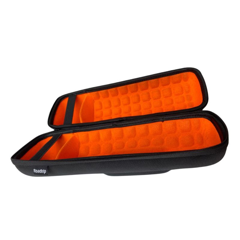 Estuche para Parlante JBL Charge 5 Roadtrip Negro oblicuo oblicuo