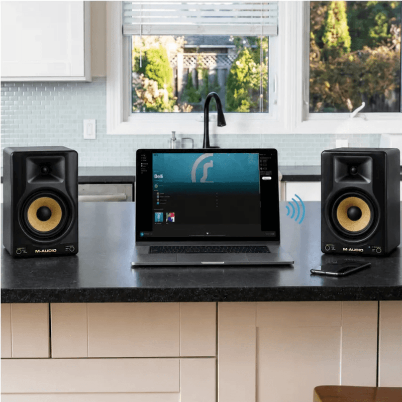 Monitores M-Audio Forty Sixty 100 W Bluetooth 5.3 DSP uso