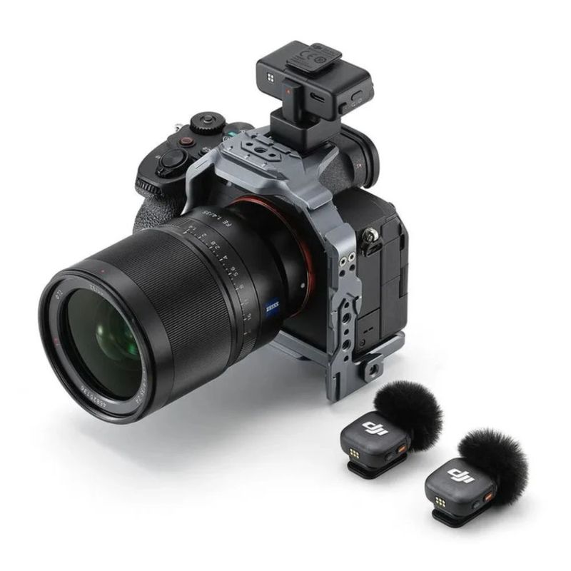 Micrófono DJI Mic 3 inalámbrico doble canal Bluetooth 5.4 conectado a cámara