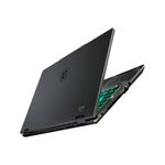 MSI Cyborg 15 RTX 5050: diseño gamer con Windows 11 dorsal oblicuo