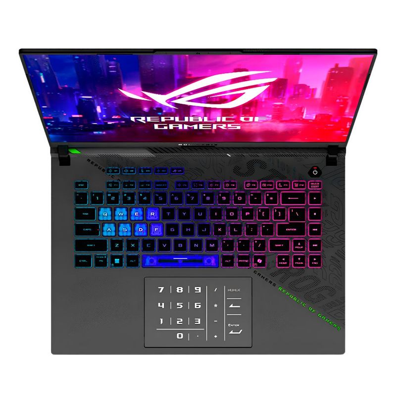 Asus ROG Strix G16 RTX 5060 con mochila y mouse superior